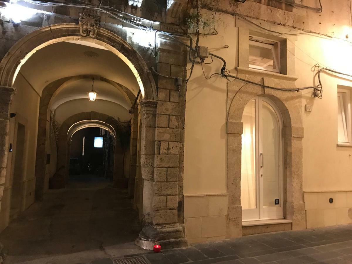 Апартаменты Le Stanze Di Carlo Сиракузы Экстерьер фото